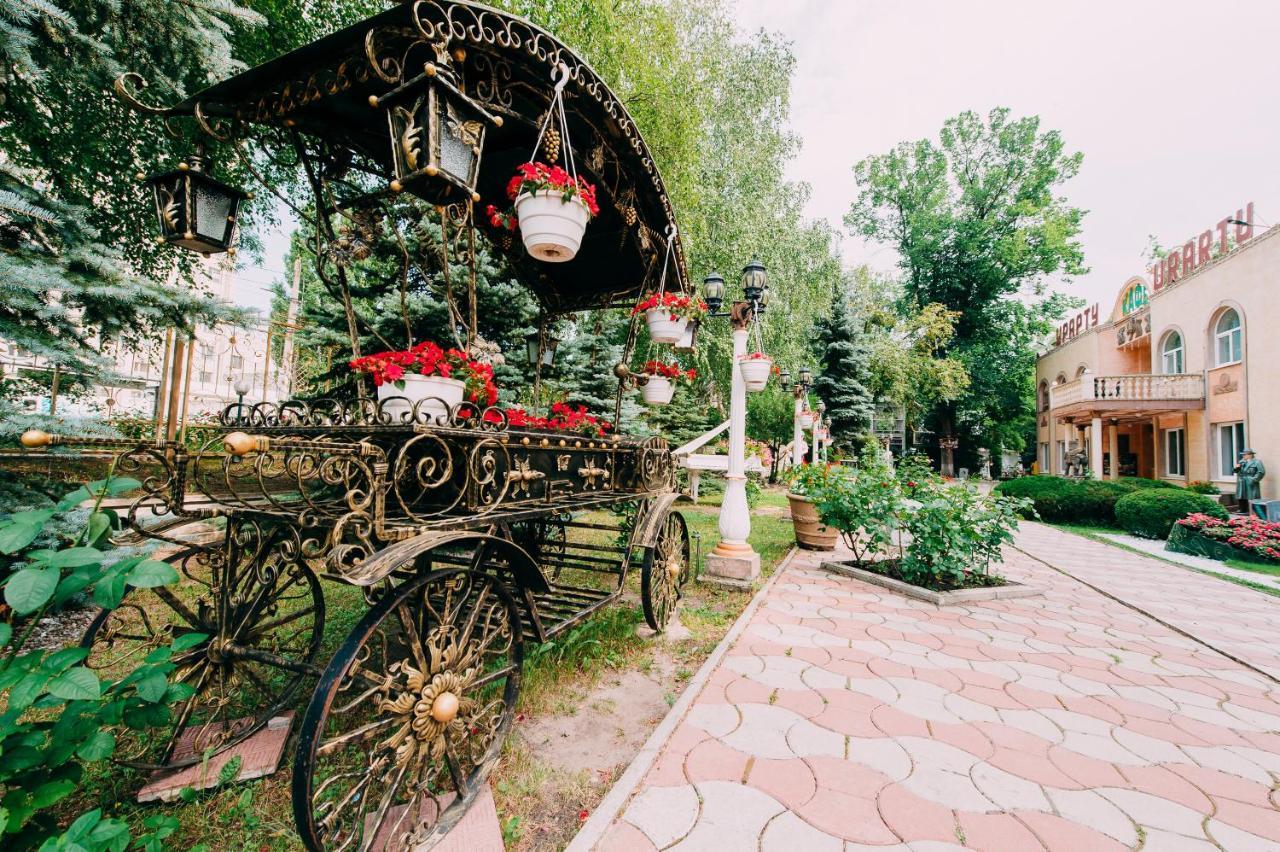 Urartu Hotel Charkov Exteriér fotografie